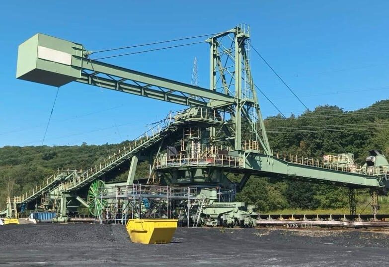 Hydraulikschrauber am FLSmidth Tagebaubagger